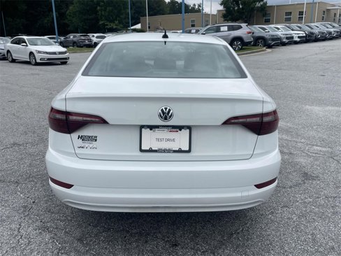 Certified 2021 Volkswagen Jetta SE w/ SE Cold Weather Package image 4
