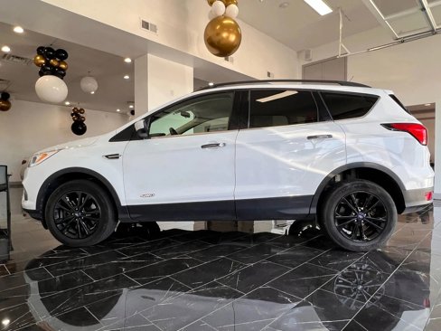 Used 2019 Ford Escape SEL image 3