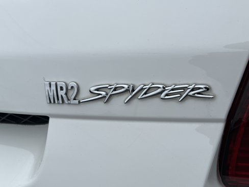 Used 2004 Toyota MR2 image 16