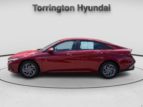 Certified 2024 Hyundai Elantra SEL image 4