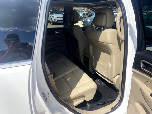 Used 2019 Jeep Grand Cherokee Limited w/ Luxury Group II image 11
