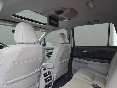 Used 2020 Honda Pilot Touring image 15