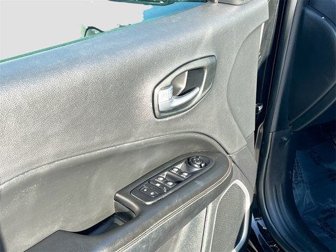 Used 2021 Jeep Compass Latitude image 18