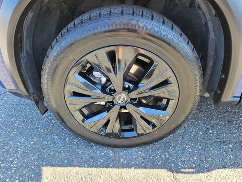 Used 2023 Nissan Rogue SV image 9