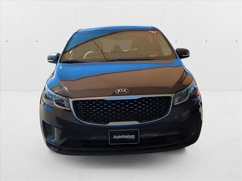 Used 2017 Kia Sedona LX image 2