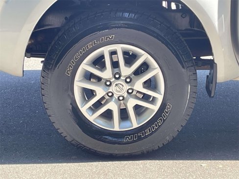 Used 2015 Nissan Frontier SV w/ SV Value Truck Package image 7