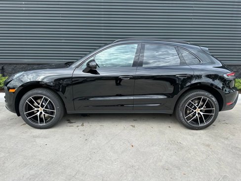 Used 2025 Porsche Macan image 2