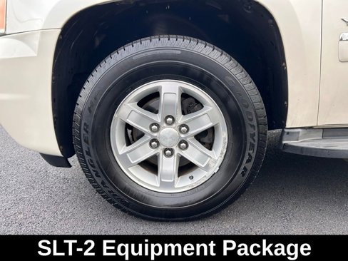 Used 2011 GMC Yukon SLT w/ SLT-2 Equipment Package image 15