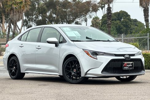 Used 2022 Toyota Corolla LE image 2
