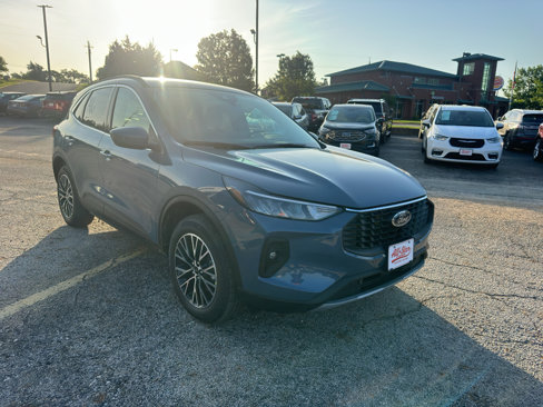 New 2025 Ford Escape SE image 3