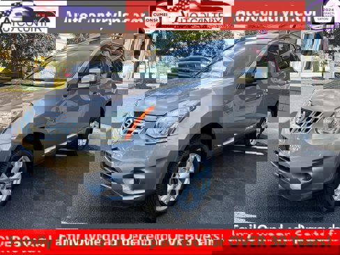 Used 2011 Nissan Rogue SV image 1