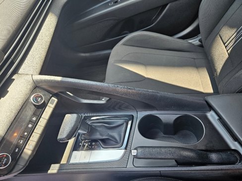 Used 2023 Hyundai Elantra SEL image 20