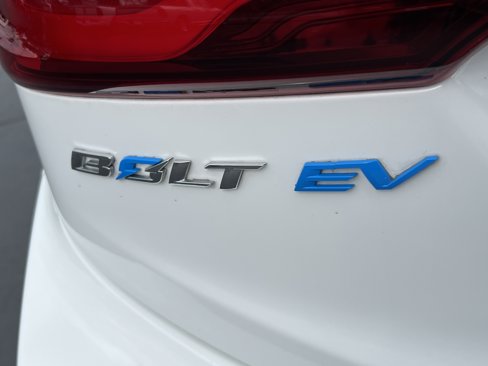 Used 2018 Chevrolet Bolt LT image 9