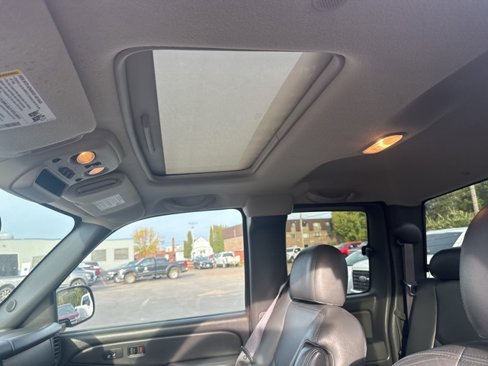 Used 2006 Chevrolet Silverado 1500 LT w/ Light Duty Power Package image 15