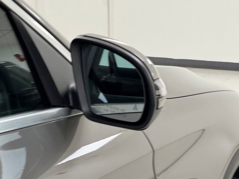 Used 2019 Mercedes-Benz GLC 300 4MATIC image 38