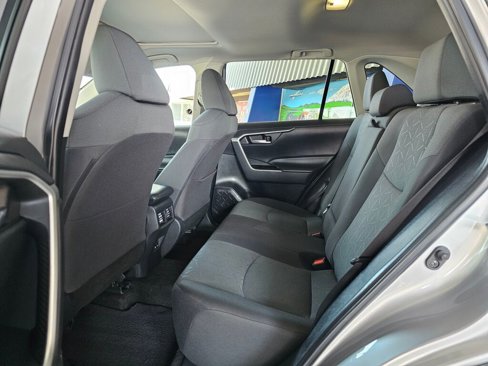 Used 2023 Toyota RAV4 XLE w/ Convenience Package image 18