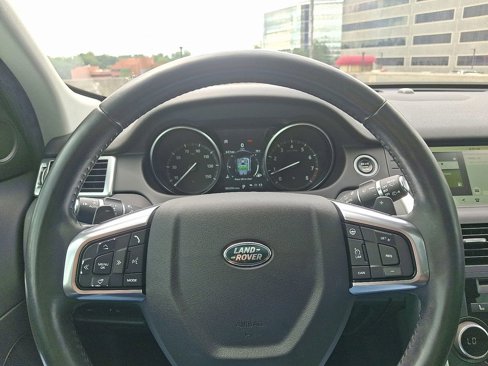 Used 2018 Land Rover Discovery Sport HSE image 12
