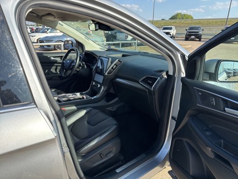 Used 2022 Ford Edge Titanium image 14