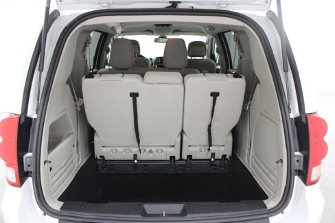 Used 2019 Dodge Grand Caravan SE w/ UConnect Hands-Free Group image 19