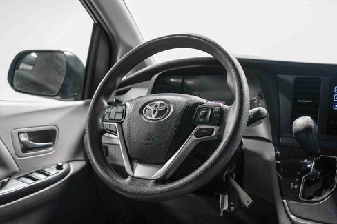 Used 2016 Toyota Sienna LE image 15