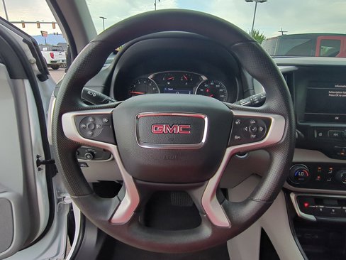 Used 2023 GMC Terrain SLE w/ Driver Convenience Package image 17