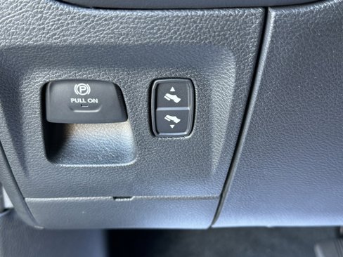 Used 2023 RAM 1500 Limited w/ Bed Utility Group image 34