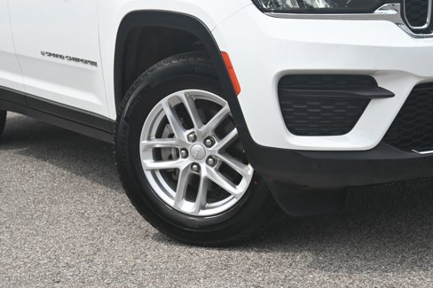 Used 2023 Jeep Grand Cherokee Laredo w/ Trailer Tow Prep Group (B) image 30