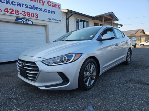 Used 2017 Hyundai Elantra SE image 2