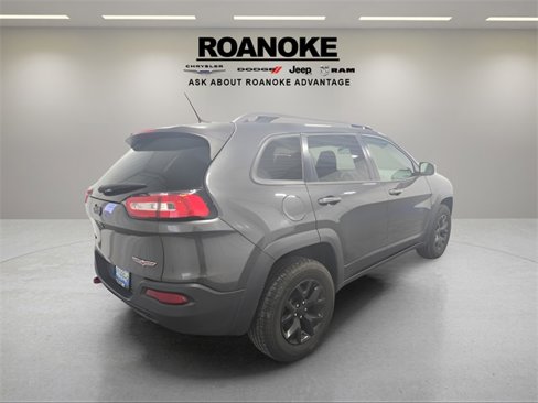 Used 2015 Jeep Cherokee Trailhawk w/ Cold Weather Group image 8