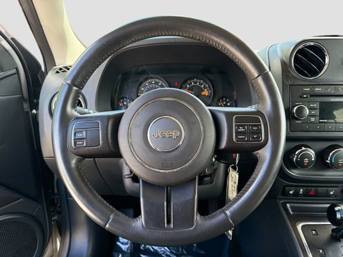 Used 2016 Jeep Patriot High Altitude image 11