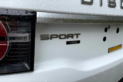 Used 2018 Land Rover Discovery Sport HSE Luxury image 9