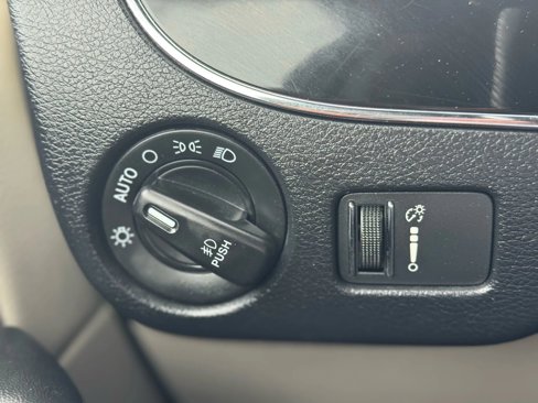 Used 2019 Dodge Grand Caravan SXT image 31