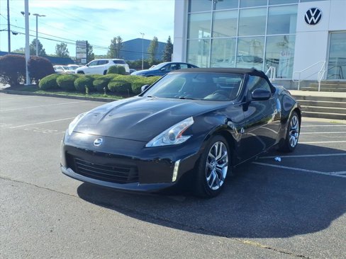 Used 2014 Nissan 370Z Roadster image 3