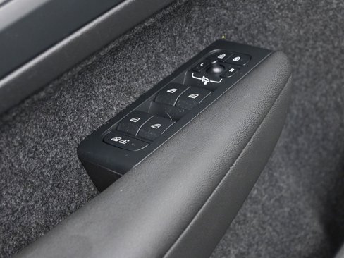 Certified 2023 Volvo XC40 Recharge Ultimate image 11
