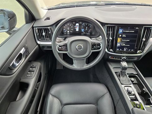 Used 2020 Volvo S60 T5 Momentum image 13