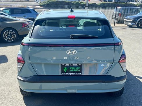 Used 2024 Hyundai Kona SE image 6