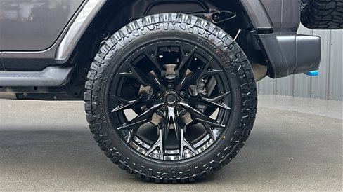 Used 2024 Jeep Wrangler Unlimited w/ Convenience Group image 12