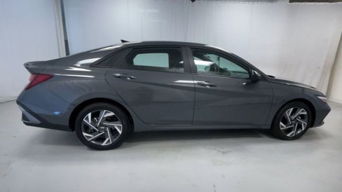 Used 2025 Hyundai Elantra Sport image 23