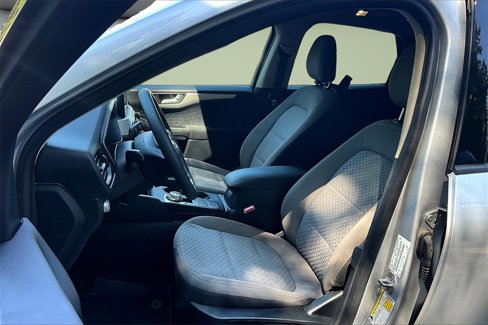 Used 2020 Ford Escape SE image 19
