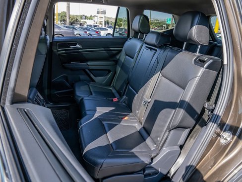 Used 2019 Volkswagen Atlas SE w/ Panoramic Sunroof Package image 17