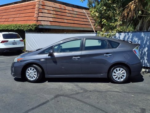 Used 2012 Toyota Prius Plug-In Hybrid image 3