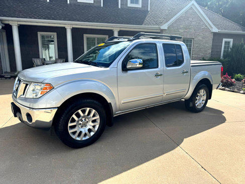 Used 2012 Nissan Frontier SL image 2