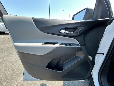 Used 2022 Chevrolet Equinox LS image 22