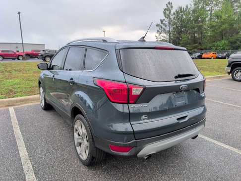 Used 2019 Ford Escape Titanium image 3