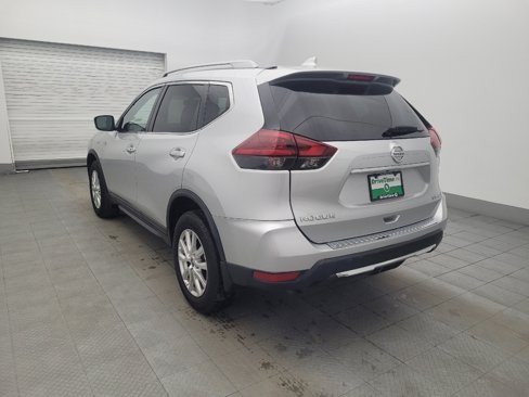Used 2018 Nissan Rogue SV image 5