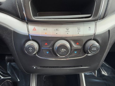 Used 2017 Dodge Journey SE image 26
