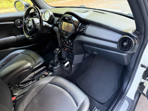 Used 2016 MINI Cooper Convertible image 21