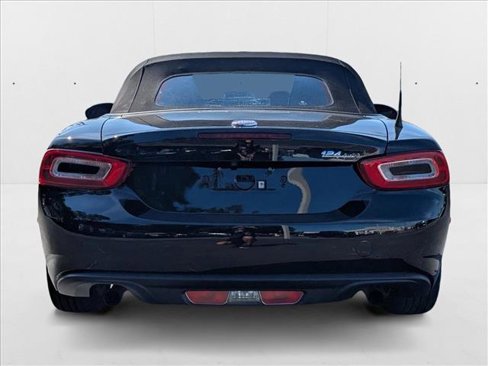 Used 2017 FIAT 124 Spider Classica image 6