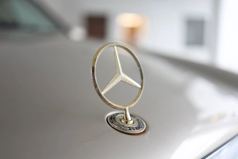 Used 2000 Mercedes-Benz E 320 Sedan image 11