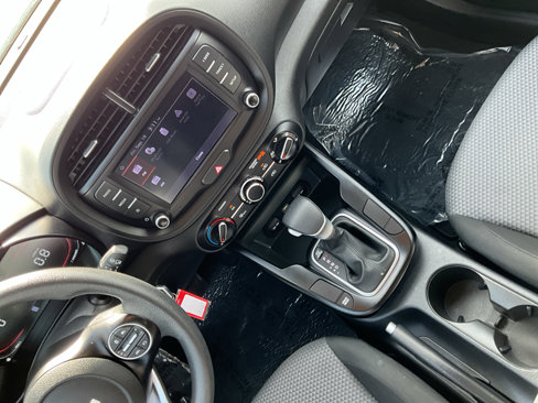 Used 2023 Kia Soul LX w/ LX Technology Package image 14